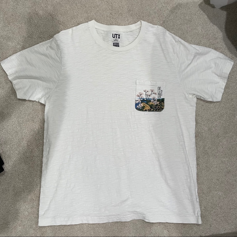 uniqlo hokusai tshirt